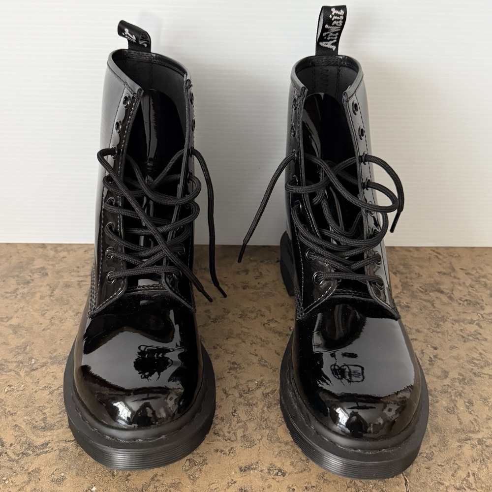 Dr.‎ Martens 1460 Pascal Black Patent Goth Lace Up Boots Women's US 9 Grunge